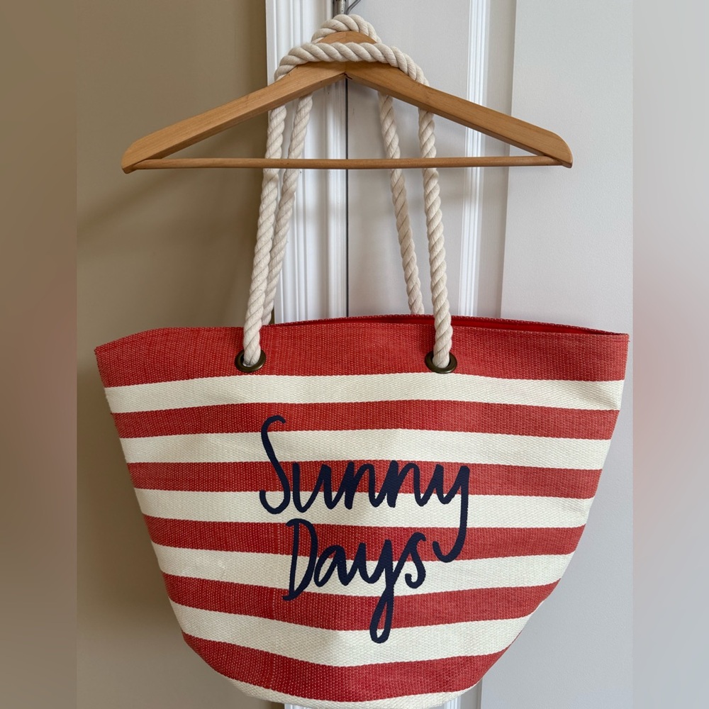 Beach bagNew red and white beach tote